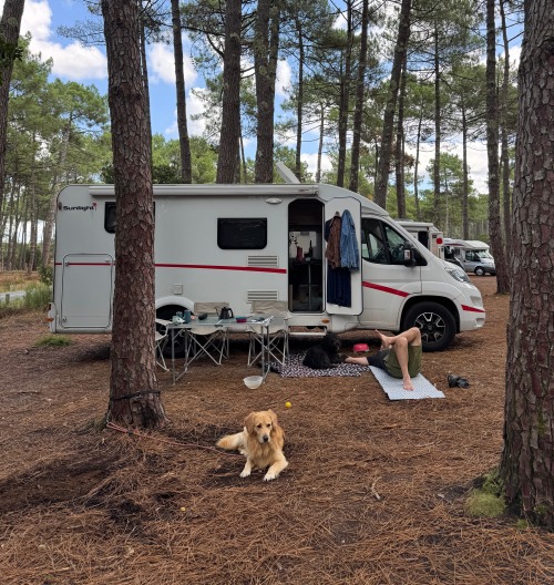 atlanticke-pobrezie-francuzska-na-karavane-karol-kolcar-audioblog-ck-victory-travel